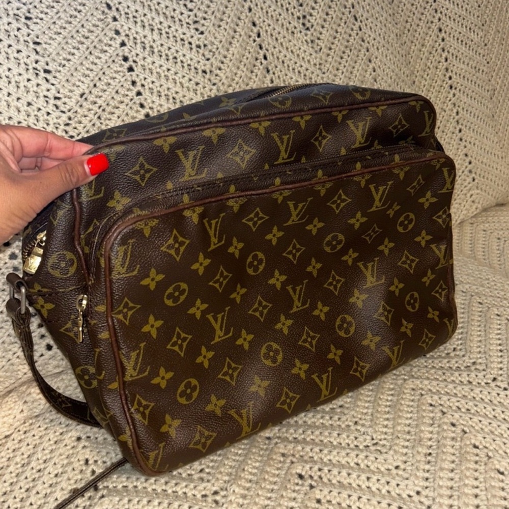 Authentic Louis Vuitton Monogram Double Zip Crossbody in Brown and Gold - Picture 10 of 13